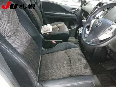 Nissan SERENA  с аукциона в Японии