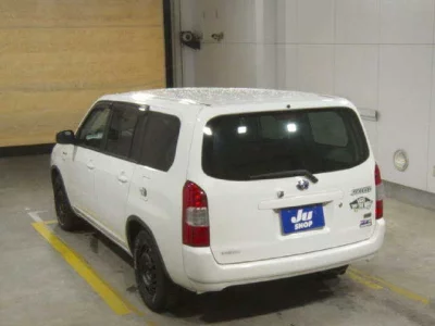 Toyota SUCCEED  с аукциона в Японии