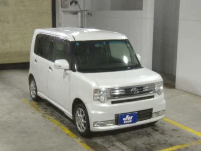 Toyota PIXIS SPACE