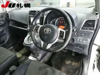 Toyota RACTIS лот № 1053 оценка 3  с аукциона в Японии 2