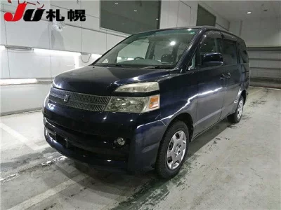 Toyota VOXY  с аукциона в Японии