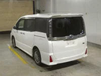 Toyota VOXY лот № 4108 оценка 3.5  с аукциона в Японии 1