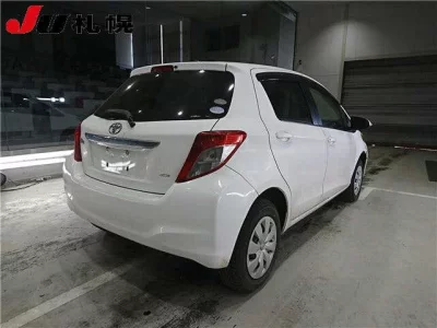 Toyota VITZ  с аукциона в Японии