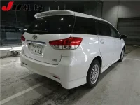 Toyota WISH лот № 111 оценка 3  с аукциона в Японии 1
