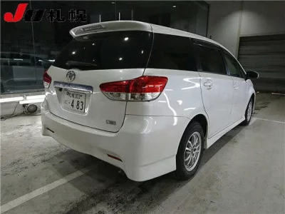 Toyota WISH  с аукциона в Японии