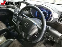 Nissan ELGRAND лот № 77 оценка 3  с аукциона в Японии 2