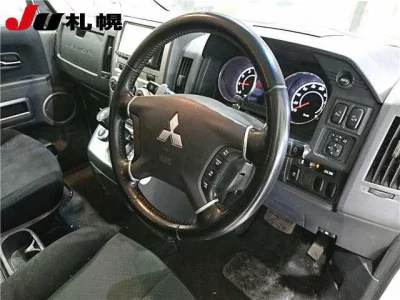 Mitsubishi DELICA D5