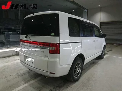 Mitsubishi DELICA D5