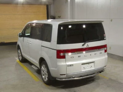 Mitsubishi DELICA D5