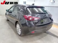 Mazda AXELA лот № 8073 оценка R  с аукциона в Японии 1