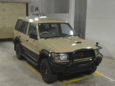 Mitsubishi PAJERO