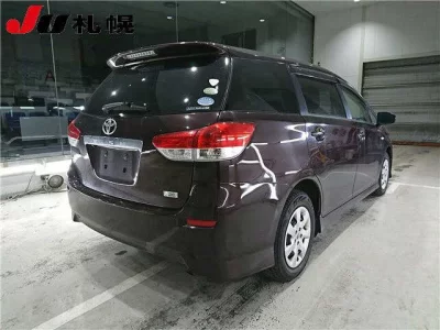 Toyota WISH  с аукциона в Японии