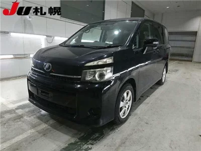 Toyota VOXY  с аукциона в Японии