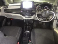 Suzuki SWIFT лот № 3037 оценка 5  с аукциона в Японии 2