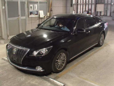 Toyota CROWN  с аукциона в Японии