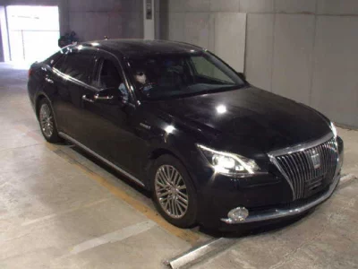 Toyota CROWN  с аукциона в Японии