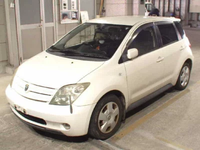 Toyota IST