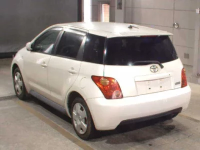 Toyota IST