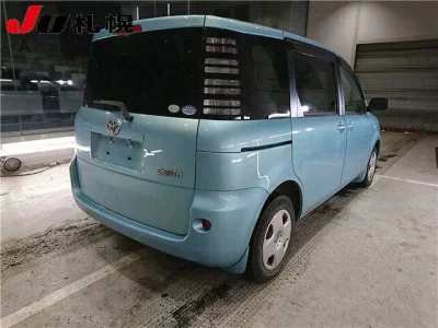 Toyota SIENTA  с аукциона в Японии