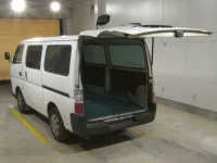 Nissan CARAVAN VAN лот № 4708 оценка 3  с аукциона в Японии 1