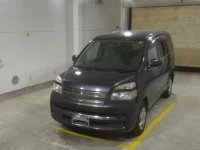 Toyota VOXY лот № 2586 оценка 3.5  с аукциона в Японии 3