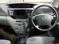 Toyota VOXY лот № 2586 оценка 3.5  с аукциона в Японии 2