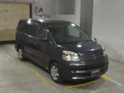 Toyota VOXY  с аукциона в Японии