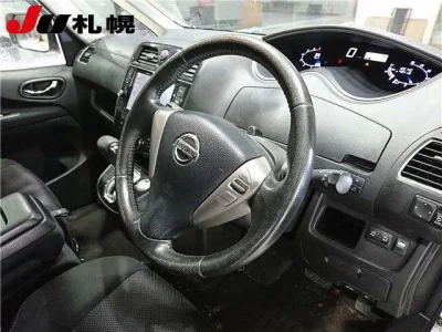 Nissan SERENA  с аукциона в Японии