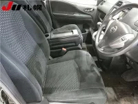 Nissan SERENA лот № 1105 оценка 3  с аукциона в Японии 4