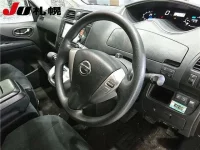 Nissan SERENA лот № 1105 оценка 3  с аукциона в Японии 2