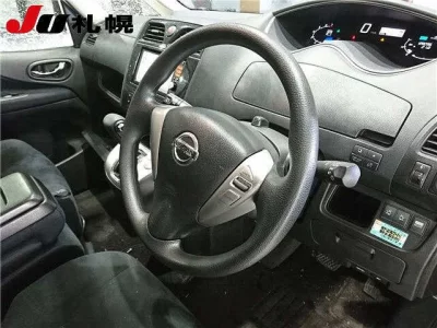 Nissan SERENA  с аукциона в Японии