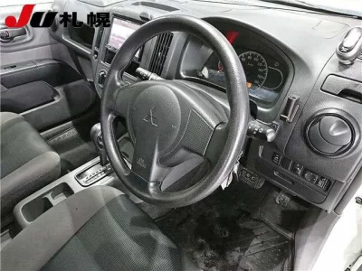 Mitsubishi LANCER VAN