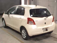 Toyota VITZ лот № 8377 оценка 3  с аукциона в Японии 1