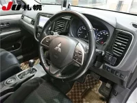 Mitsubishi OUTLANDER лот № 1541 оценка R  с аукциона в Японии 1