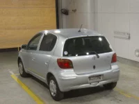 Toyota VITZ лот № 4212 оценка R  с аукциона в Японии 1