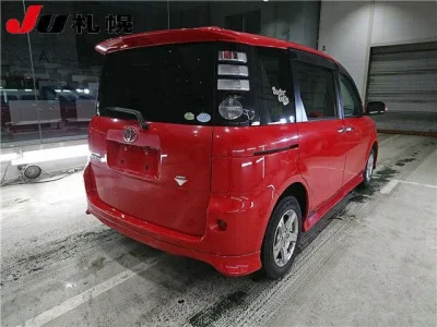 Toyota SIENTA  с аукциона в Японии