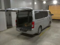 Nissan CARAVAN VAN лот № 4712 оценка 3  с аукциона в Японии 4