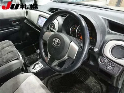 Toyota VITZ  с аукциона в Японии