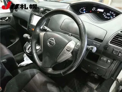 Nissan SERENA  с аукциона в Японии