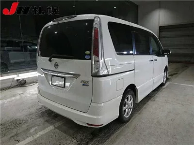 Nissan SERENA  с аукциона в Японии