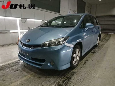 Toyota WISH  с аукциона в Японии