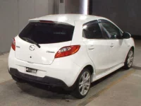 Mazda DEMIO лот № 8482 оценка R  с аукциона в Японии 4