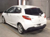 Mazda DEMIO лот № 8482 оценка R  с аукциона в Японии 1