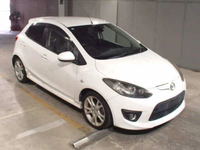 Mazda DEMIO  с аукциона в Японии