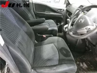 Nissan SERENA лот № 242 оценка 3  с аукциона в Японии 4