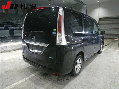 Nissan SERENA  с аукциона в Японии