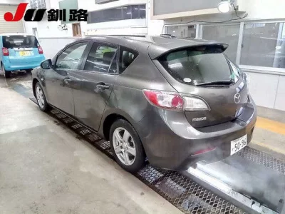 Mazda AXELA  с аукциона в Японии