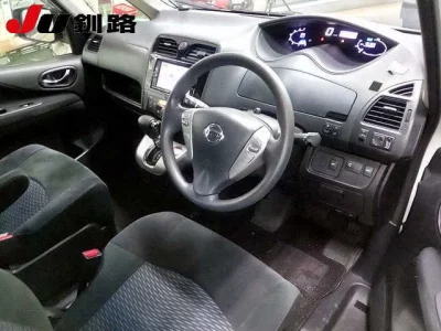 Nissan SERENA  с аукциона в Японии