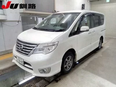 Nissan SERENA  с аукциона в Японии