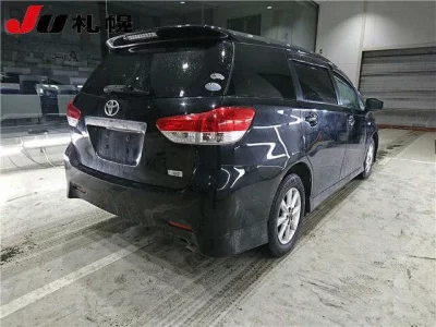 Toyota WISH  с аукциона в Японии